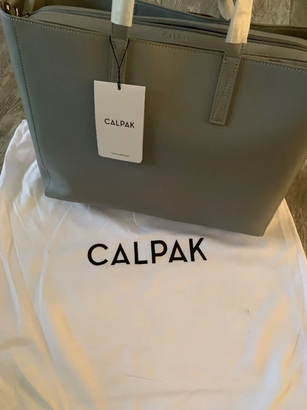 Brand-new CALPAK Haven 16